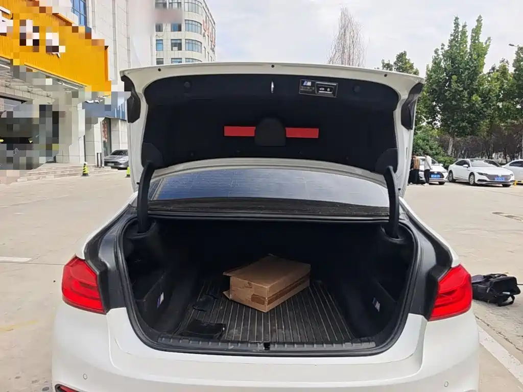 BMW 5 Series — миниатюра 19