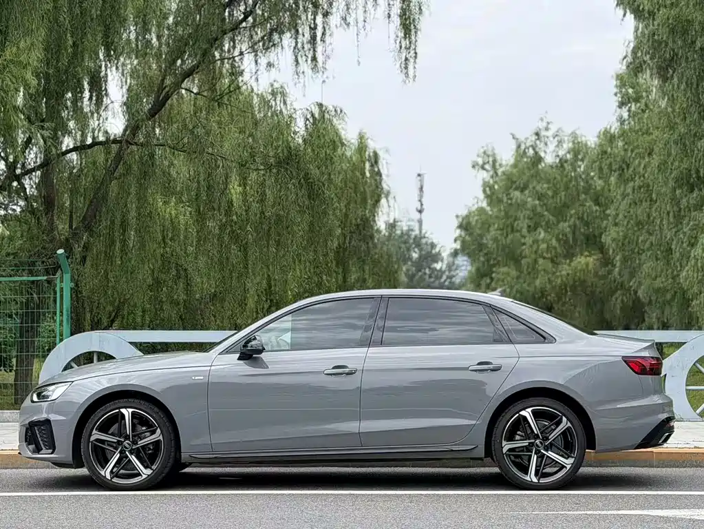 Audi A4L 2024 40 TFSI Luxury