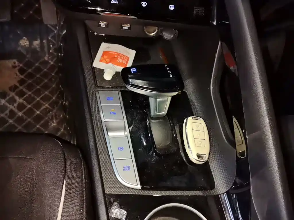 Hyundai Elantra — миниатюра 14