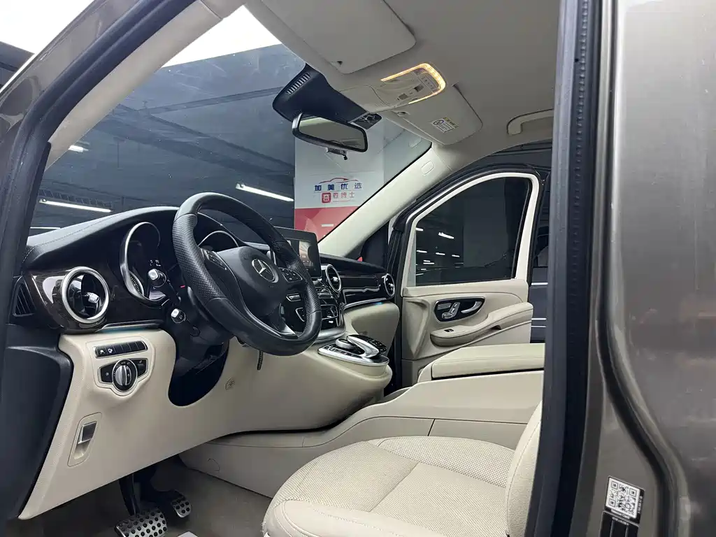 Mercedes-Benz V-Class — миниатюра 6