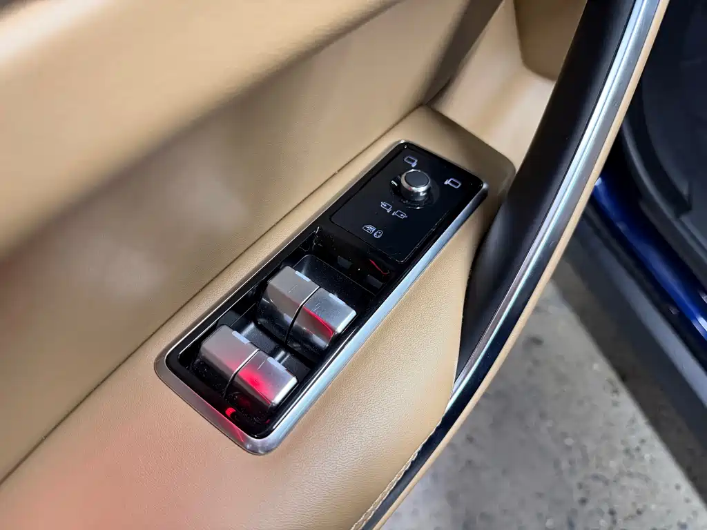 Jaguar F-PACE — миниатюра 20
