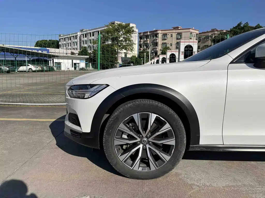 Volvo V90 — миниатюра 4