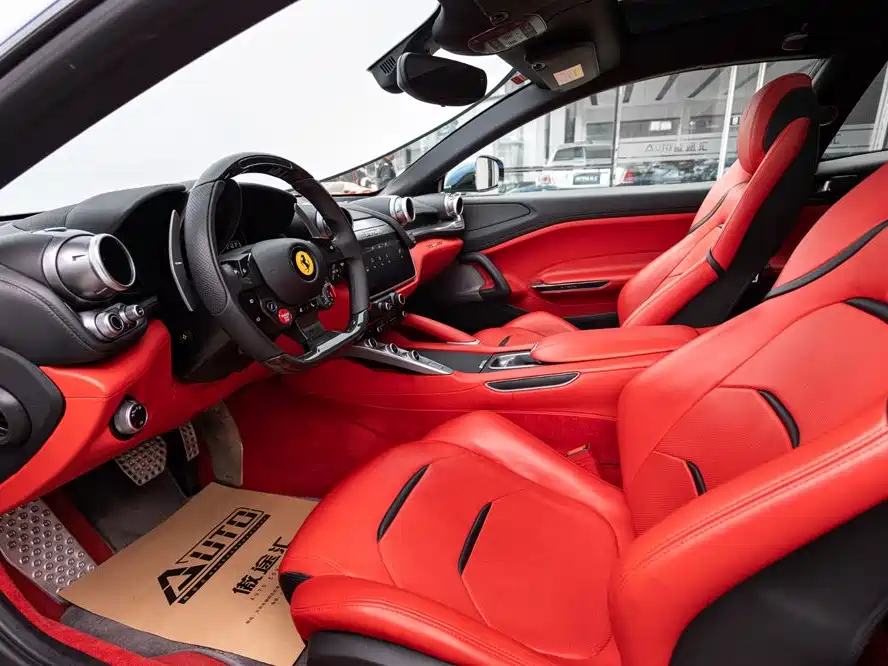 Ferrari GTC4Lusso — миниатюра 7