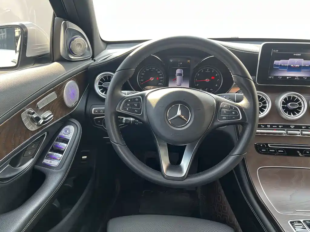 Mercedes-Benz GLC — миниатюра 7