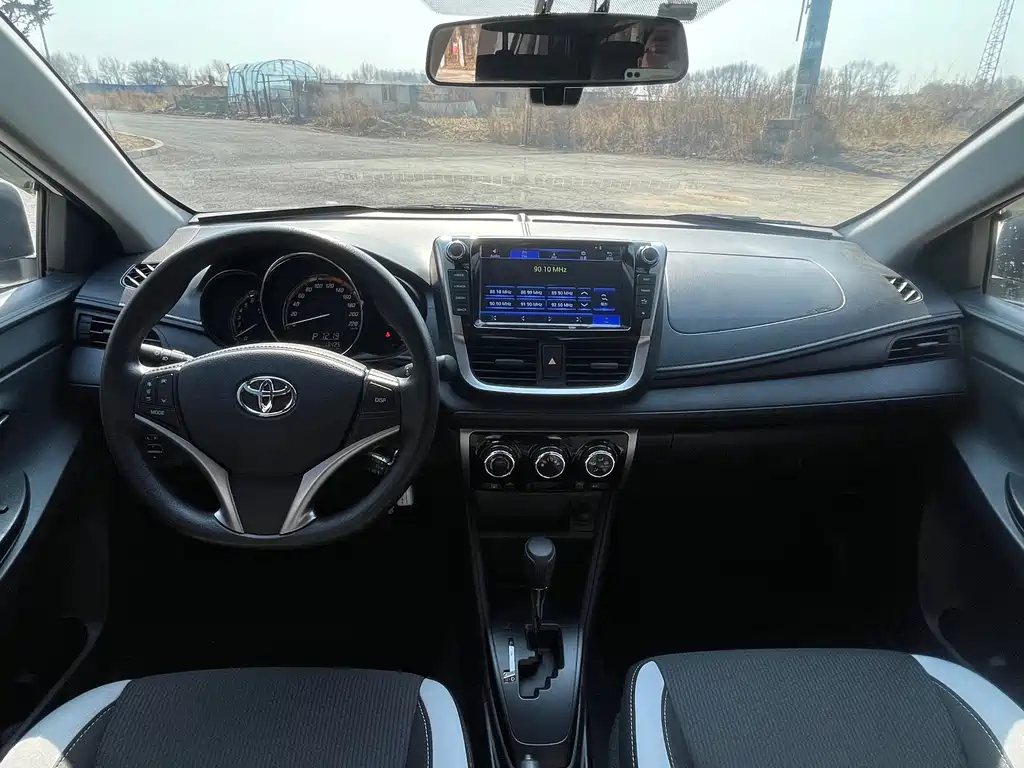 TOYOTA YARIS L ZHIXUAN