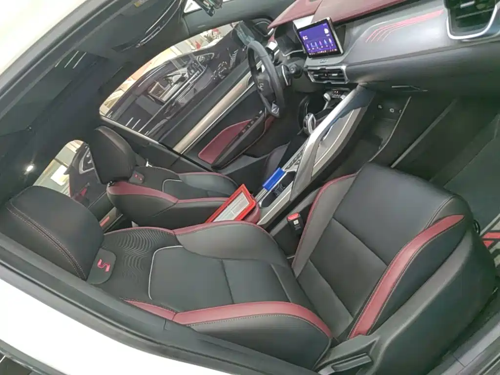 Geely Binyue — миниатюра 25