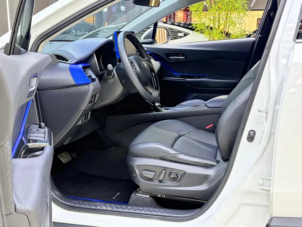 Toyota C-HR — миниатюра 4