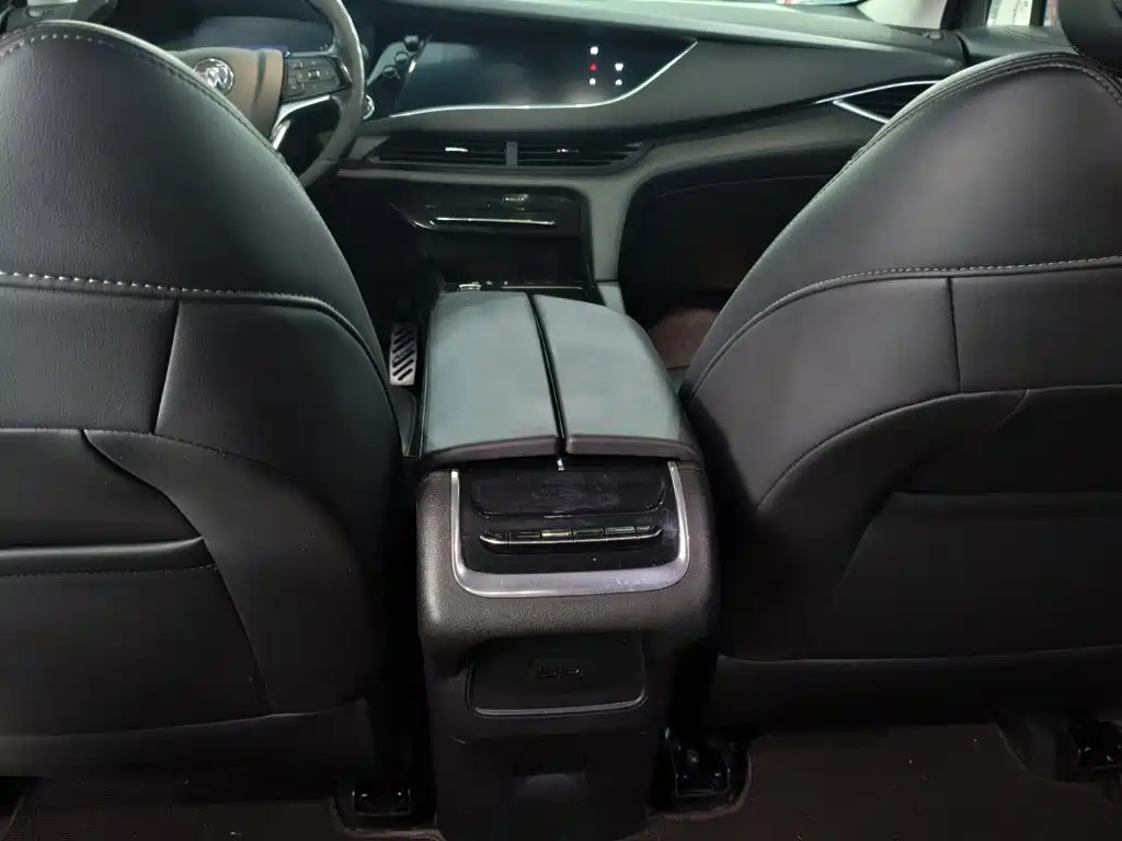 Buick Enclave — миниатюра 15
