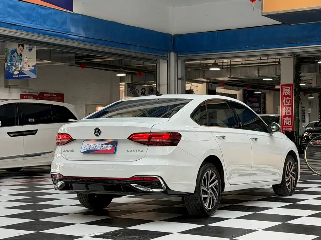 Volkswagen Lavida — миниатюра 4