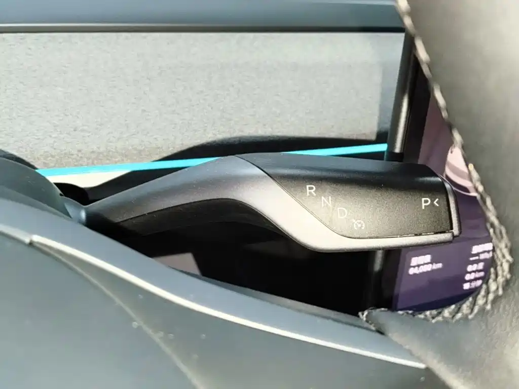 Tesla Model Y — миниатюра 14