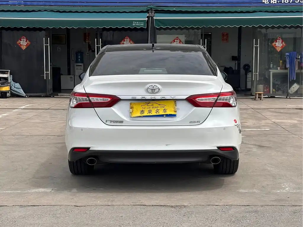 Toyota Camry — миниатюра 9