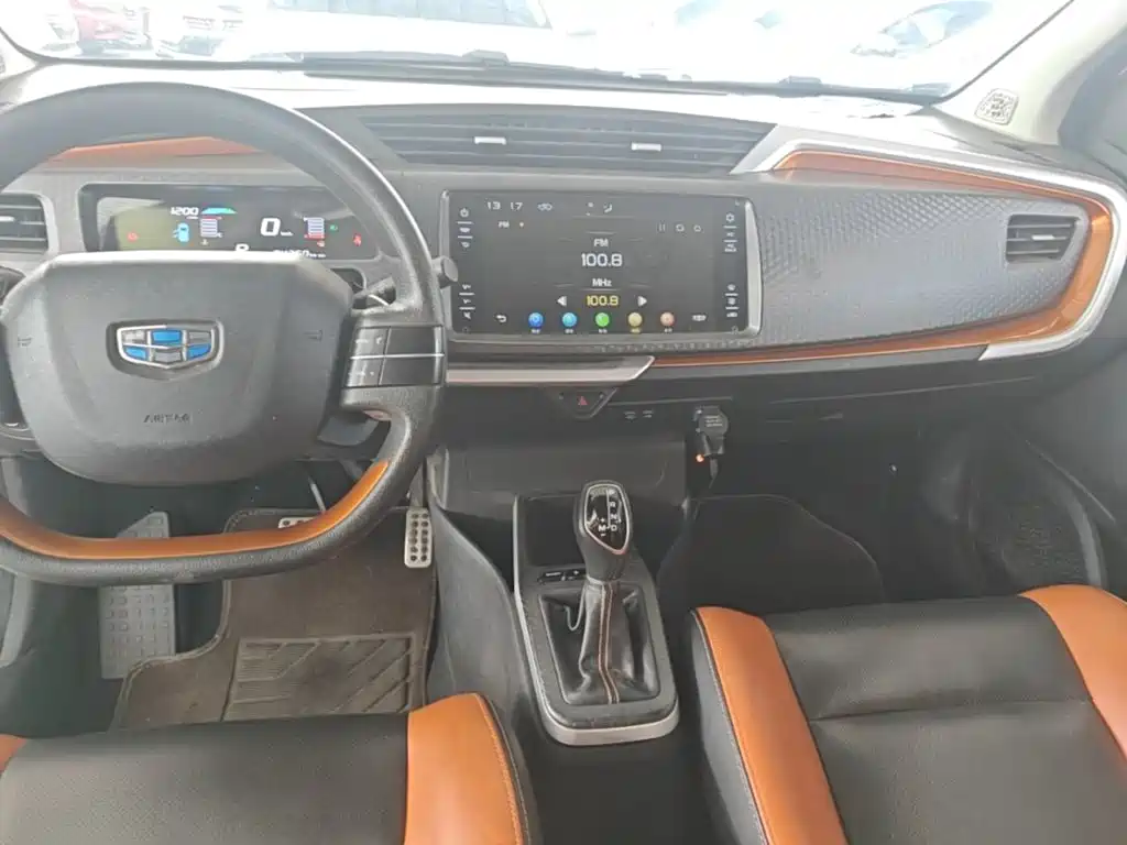 Geely Vision X1 — миниатюра 13
