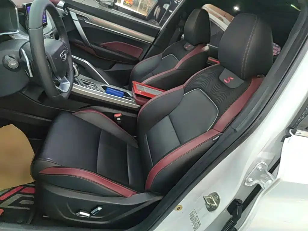Geely Binyue — миниатюра 15