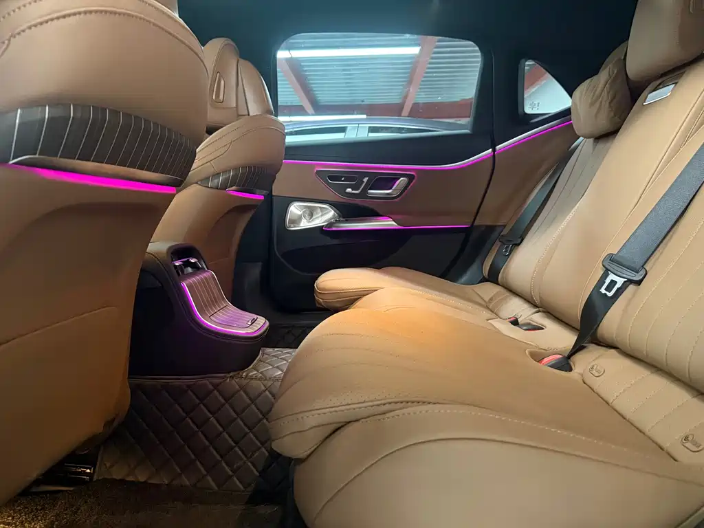 Mercedes-Benz E-Class — миниатюра 12