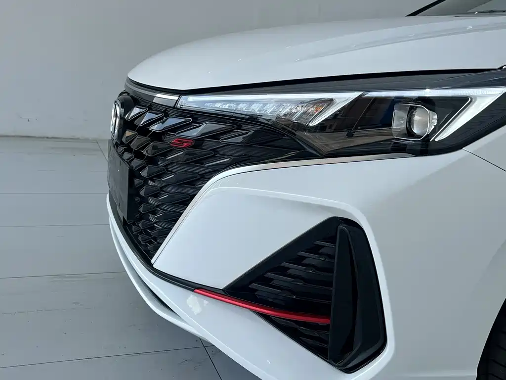 Changan Eado — миниатюра 2