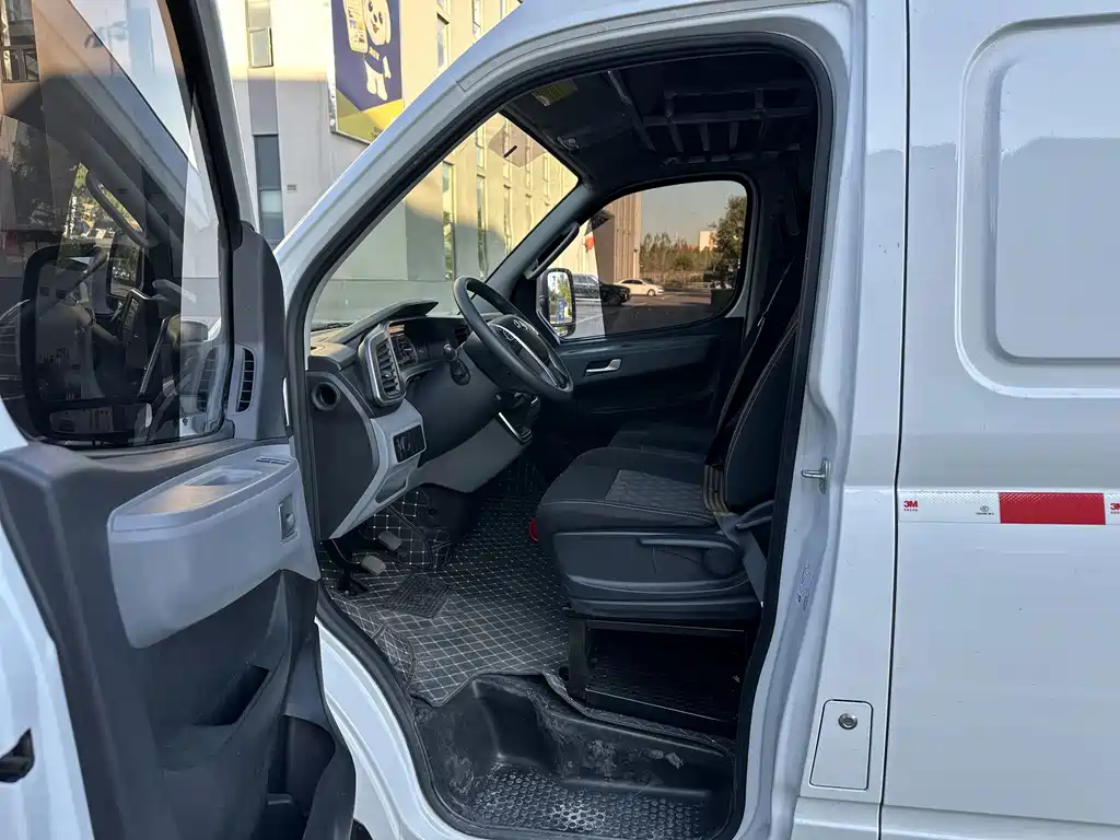 MAXUS V80 — миниатюра 4
