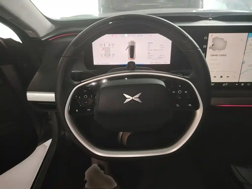 XPeng P7 — миниатюра 11