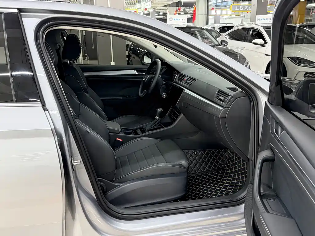 Skoda Superb — миниатюра 13