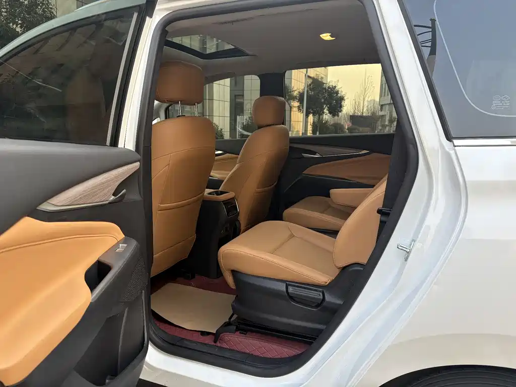 SAIC MAXUS CHASE G50 PLUG IN HYBRID