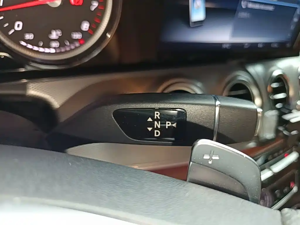 Mercedes-Benz E-Class — миниатюра 14