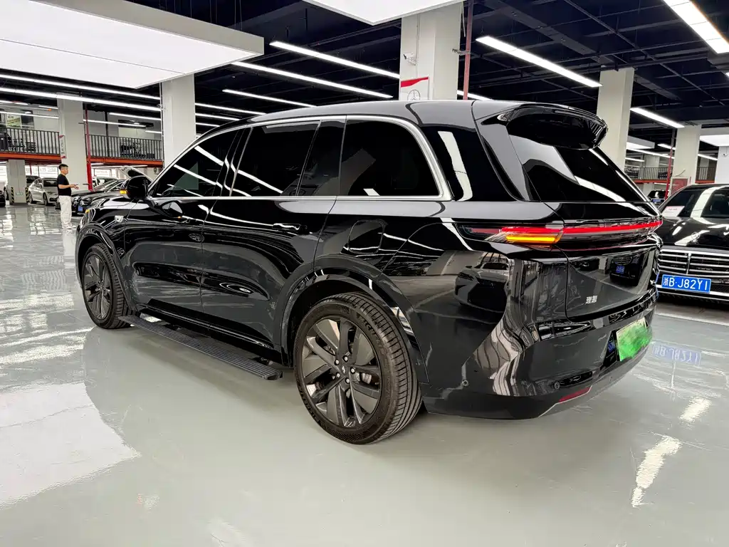 Li Auto Li L8 — миниатюра 16