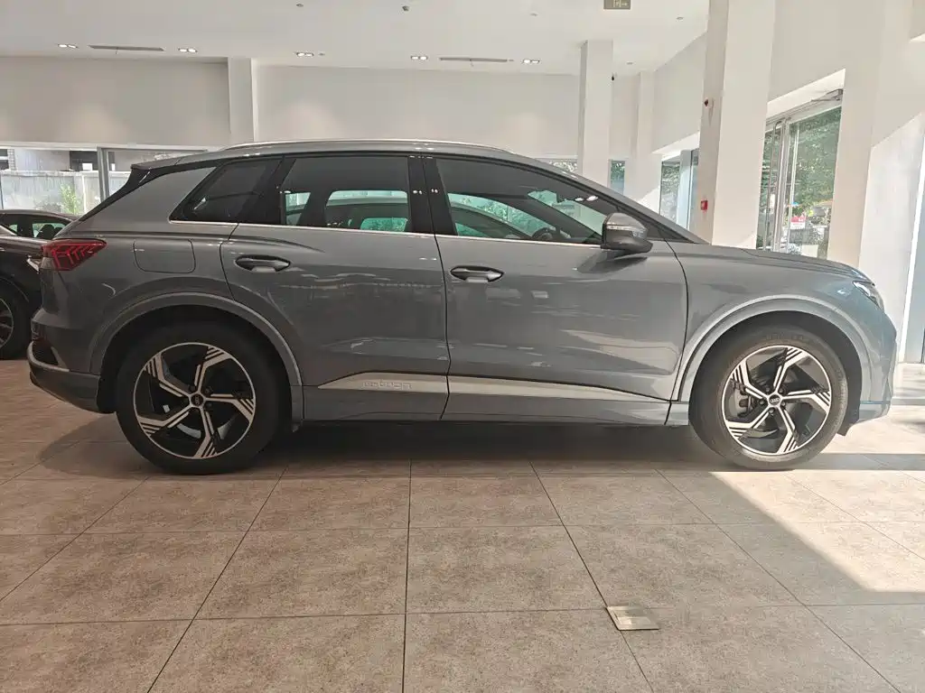 Audi Q4 e-tron — миниатюра 3