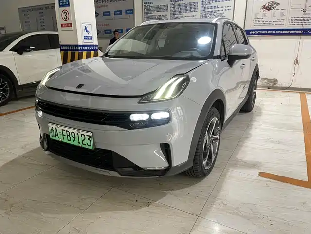 2022 Lynk & Co 06