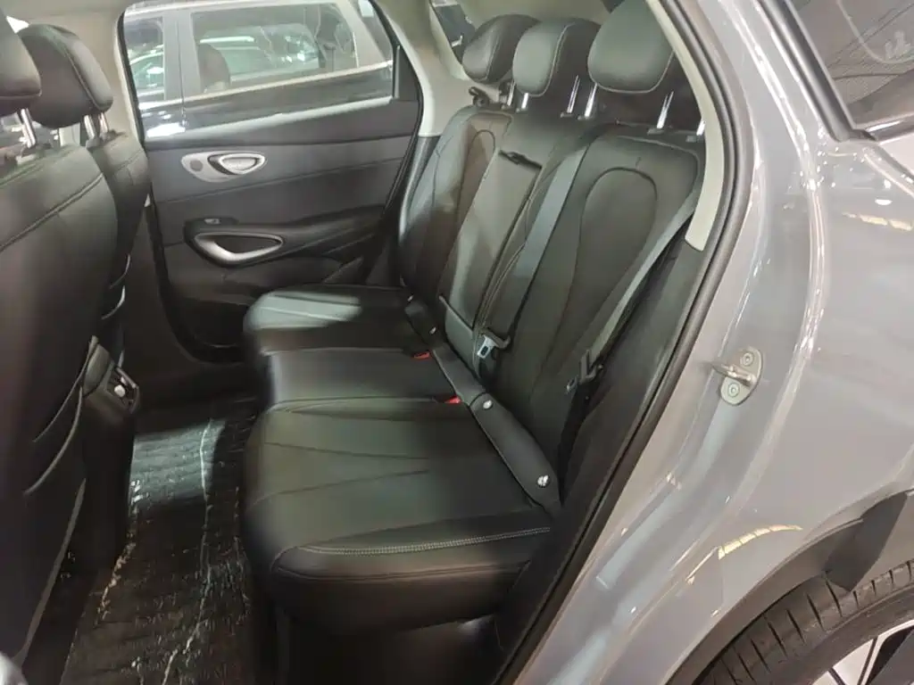 BYD Sealion 05 EV — миниатюра 17