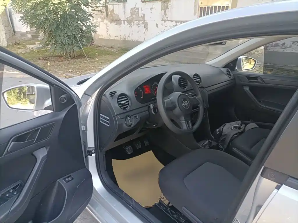Volkswagen Jetta — миниатюра 16