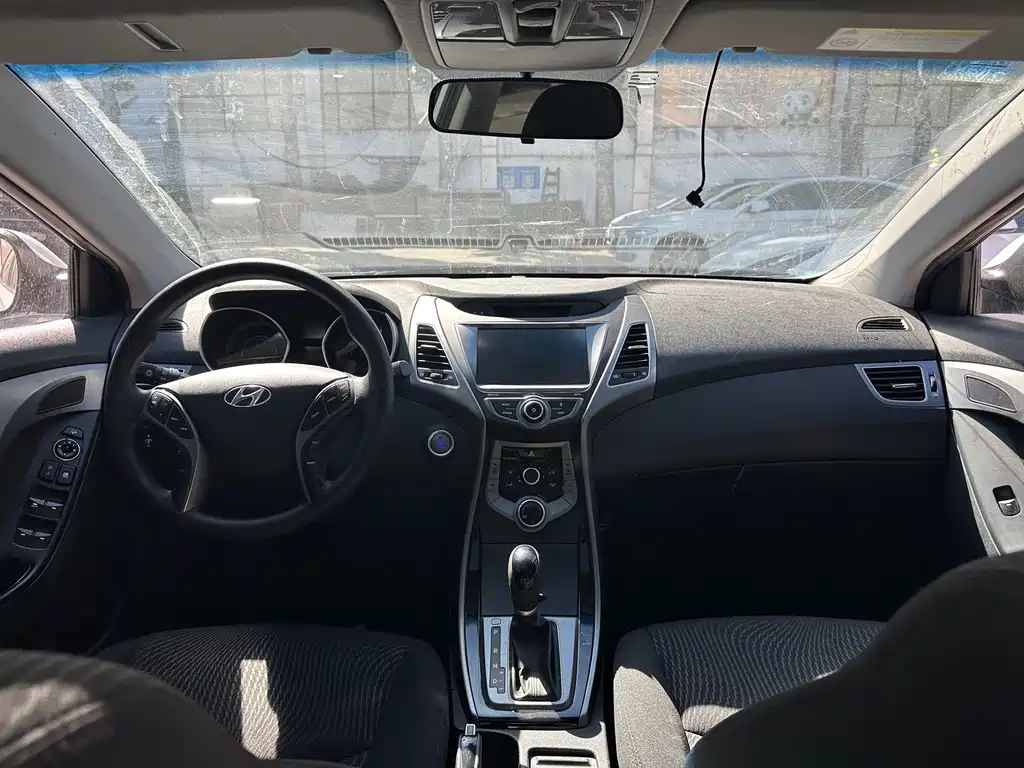 Hyundai Elantra Langdong — миниатюра 16