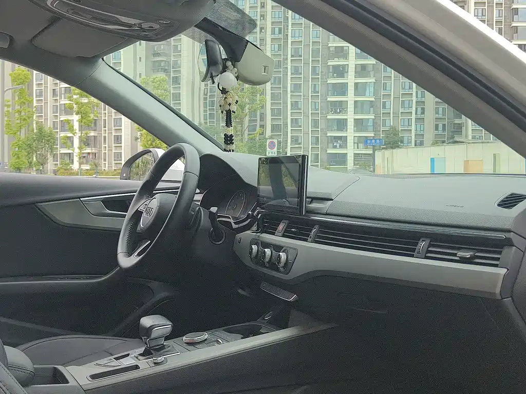 Audi A4L — миниатюра 4