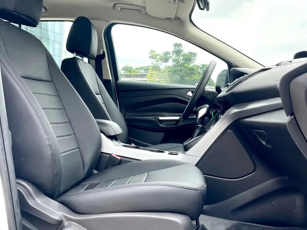 Ford Kuga — миниатюра 9