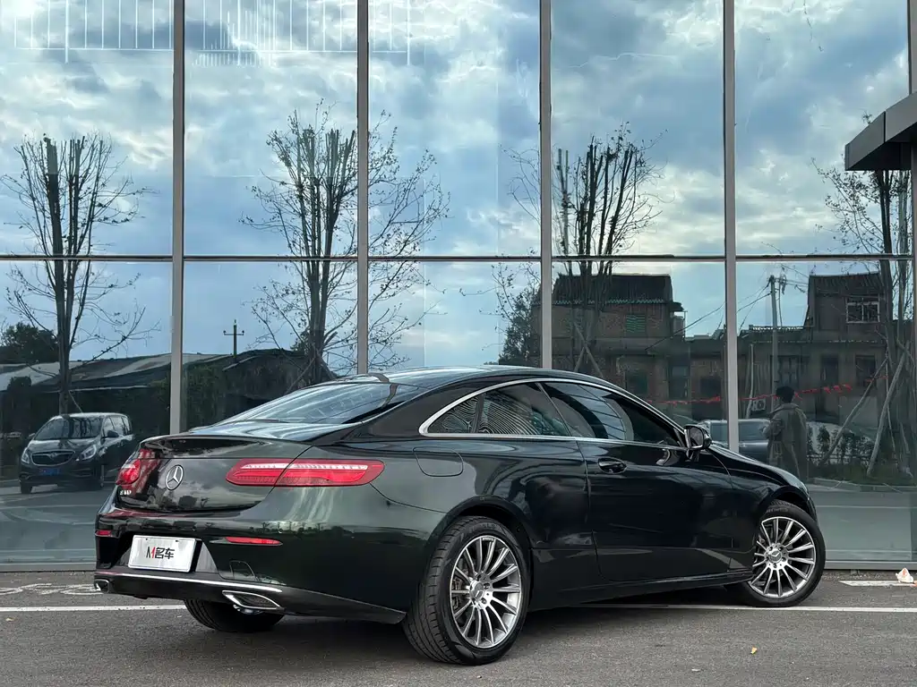 MERCEDES-BENZ E CLASS