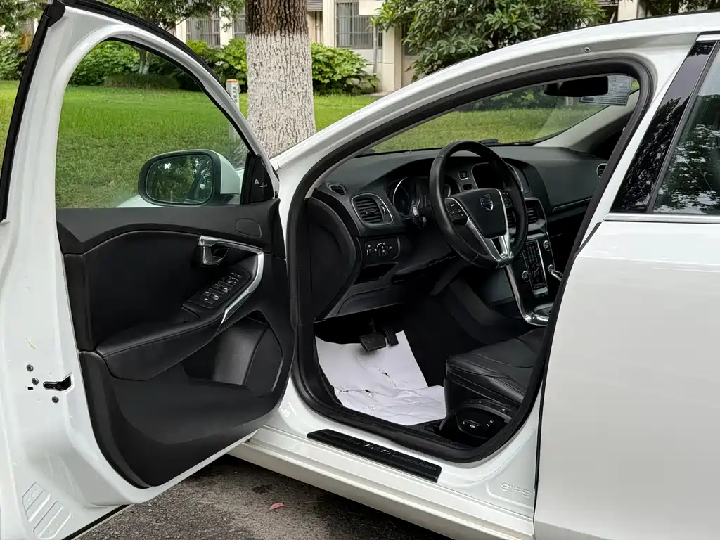Volvo V40 2016 T4