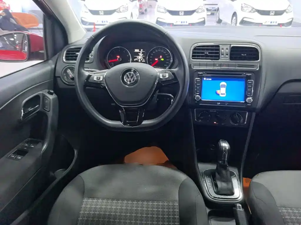 Volkswagen Polo — миниатюра 11