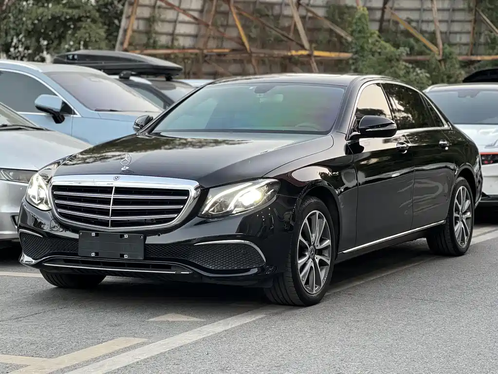 Mercedes-Benz E-Class — миниатюра 2