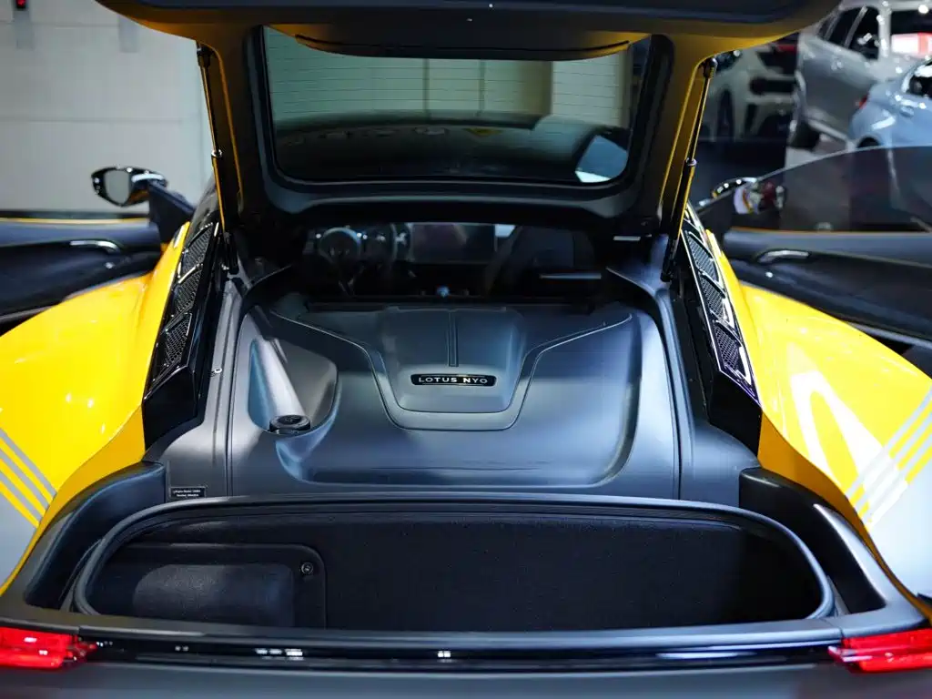 Lotus Emira — миниатюра 27