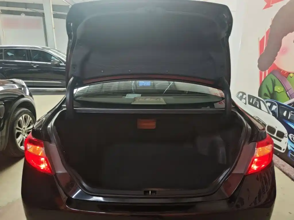 Toyota Camry — миниатюра 19