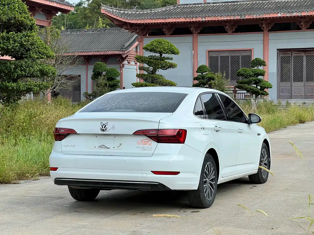 Volkswagen Sagitar — миниатюра 6
