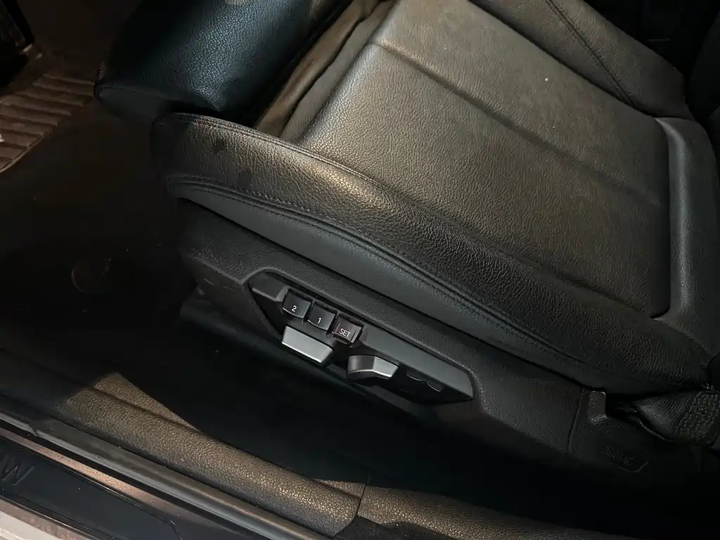 BMW 3 Series GT 320i Fashion Type, фото 17