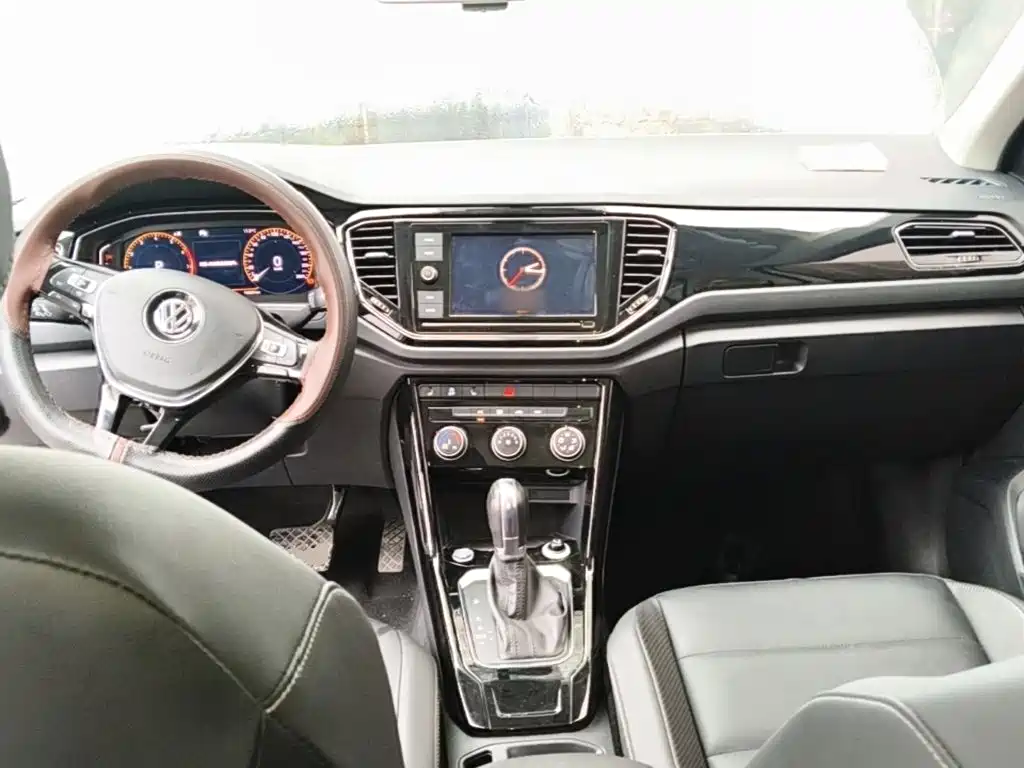 Volkswagen T-Roc — миниатюра 10