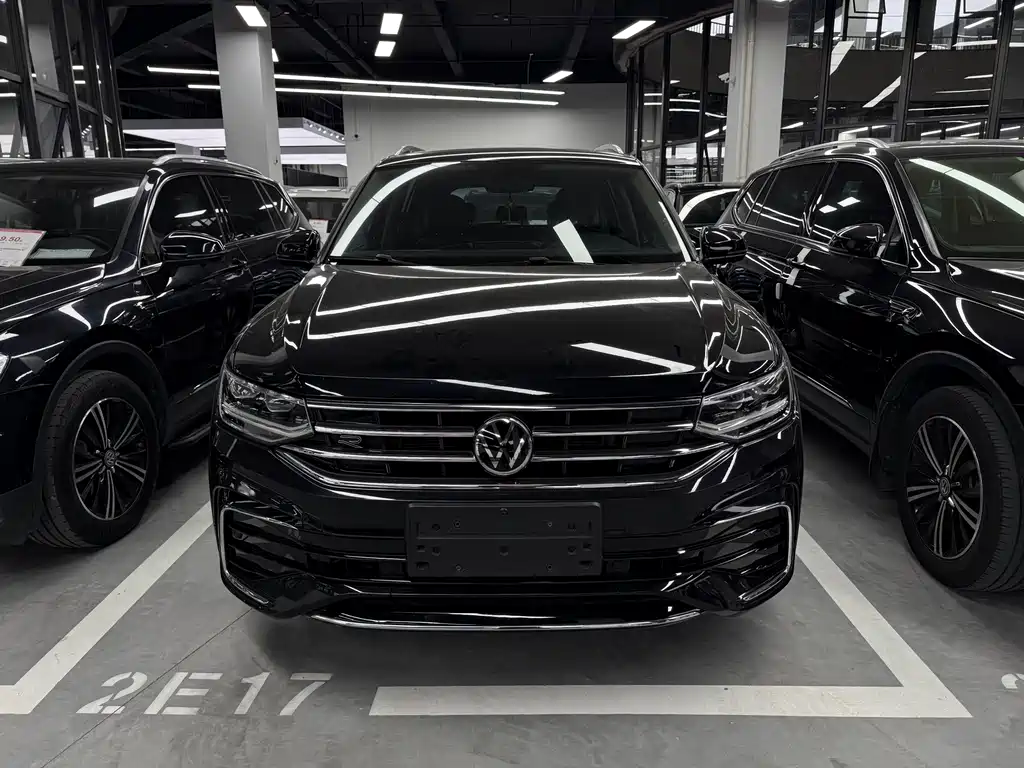 Volkswagen Tiguan L L 2022 330TSI AT R-Line
