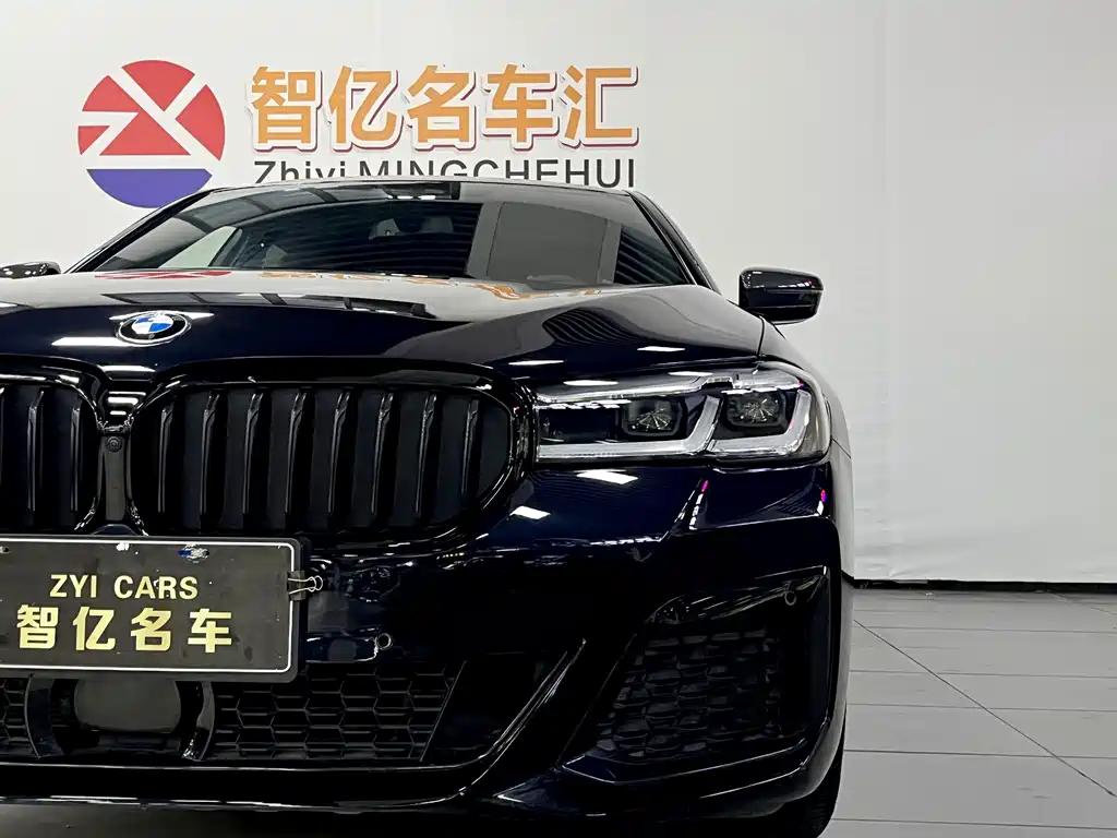 BMW 5 Series — миниатюра 13