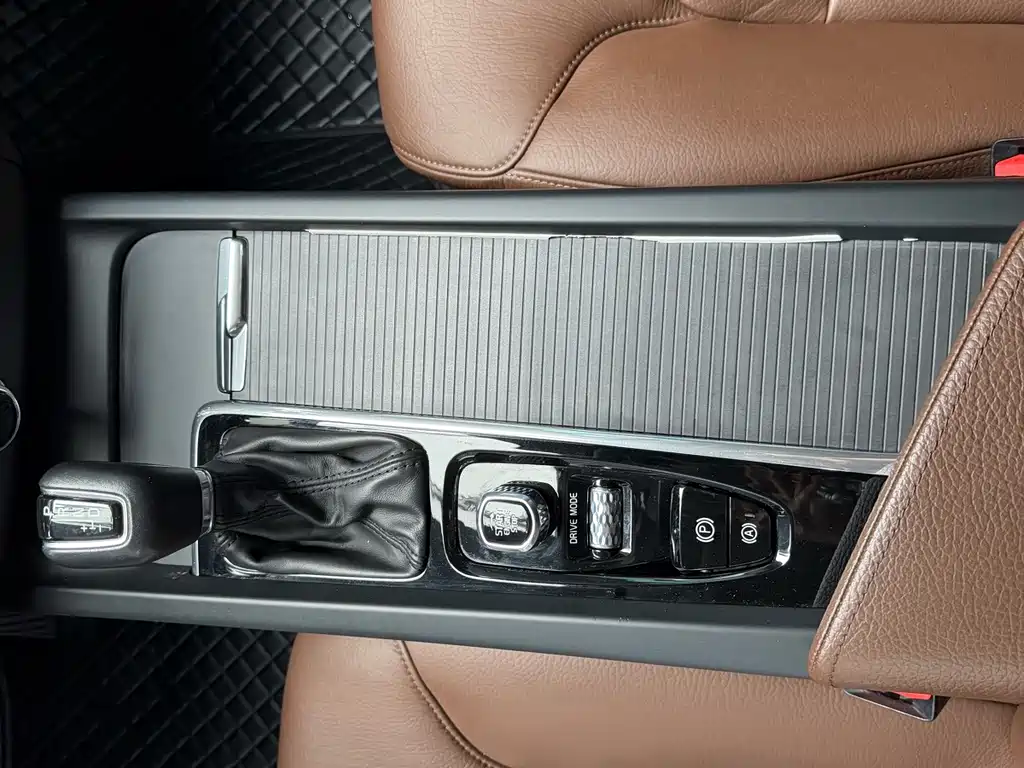 Volvo XC60 — миниатюра 11