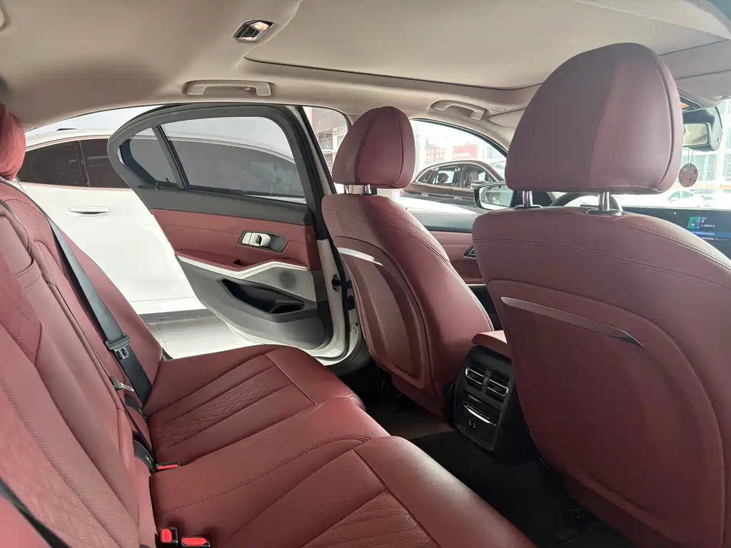 BMW i3 2022 eDrive 35 L