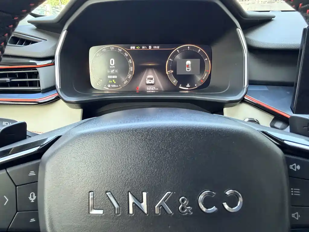 Lynk & Co 06 — миниатюра 7