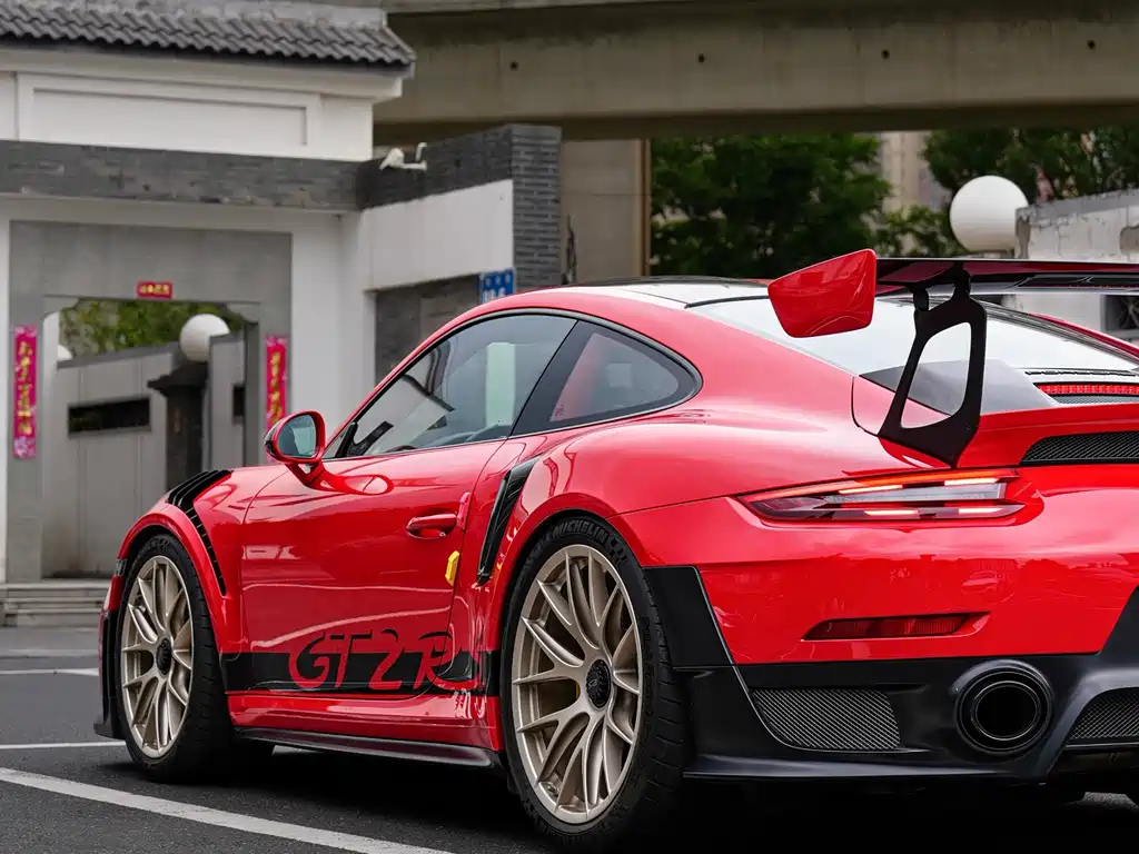 Porsche 911 2018 GT2 RS 3.8T
