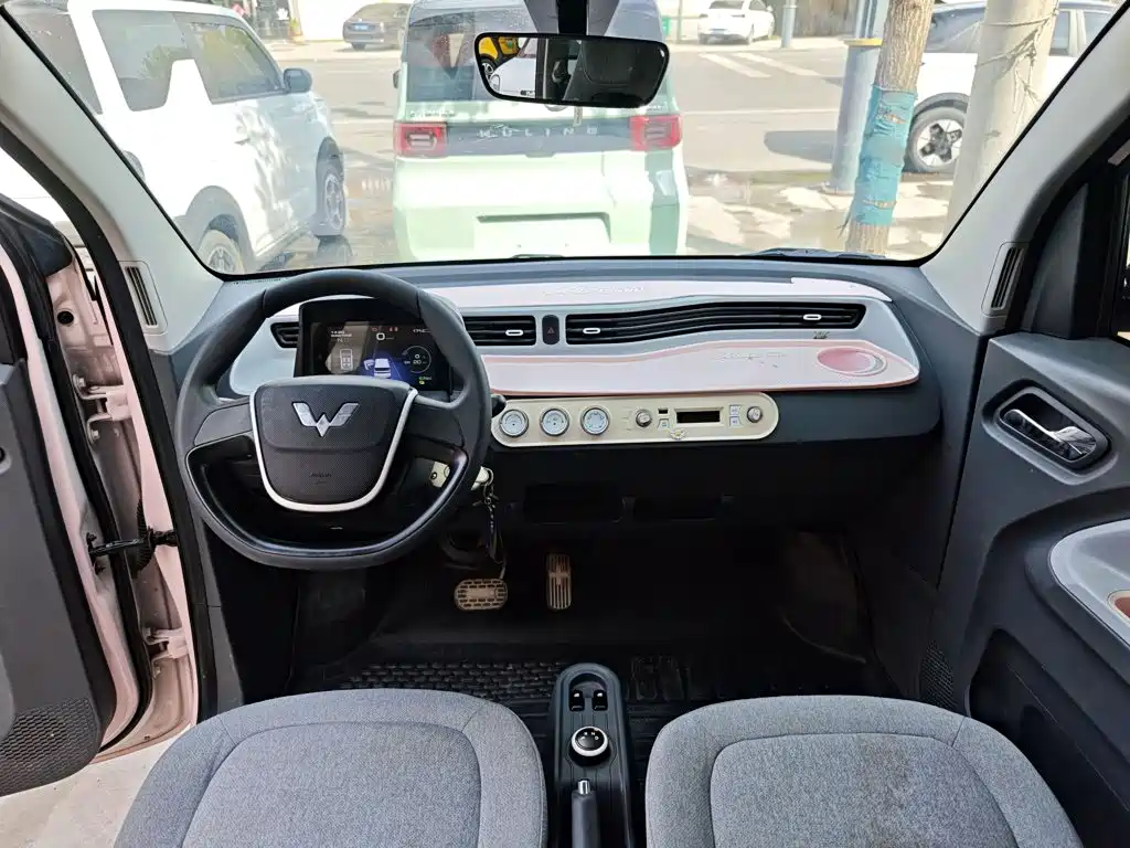 Wuling MINIEV — миниатюра 10