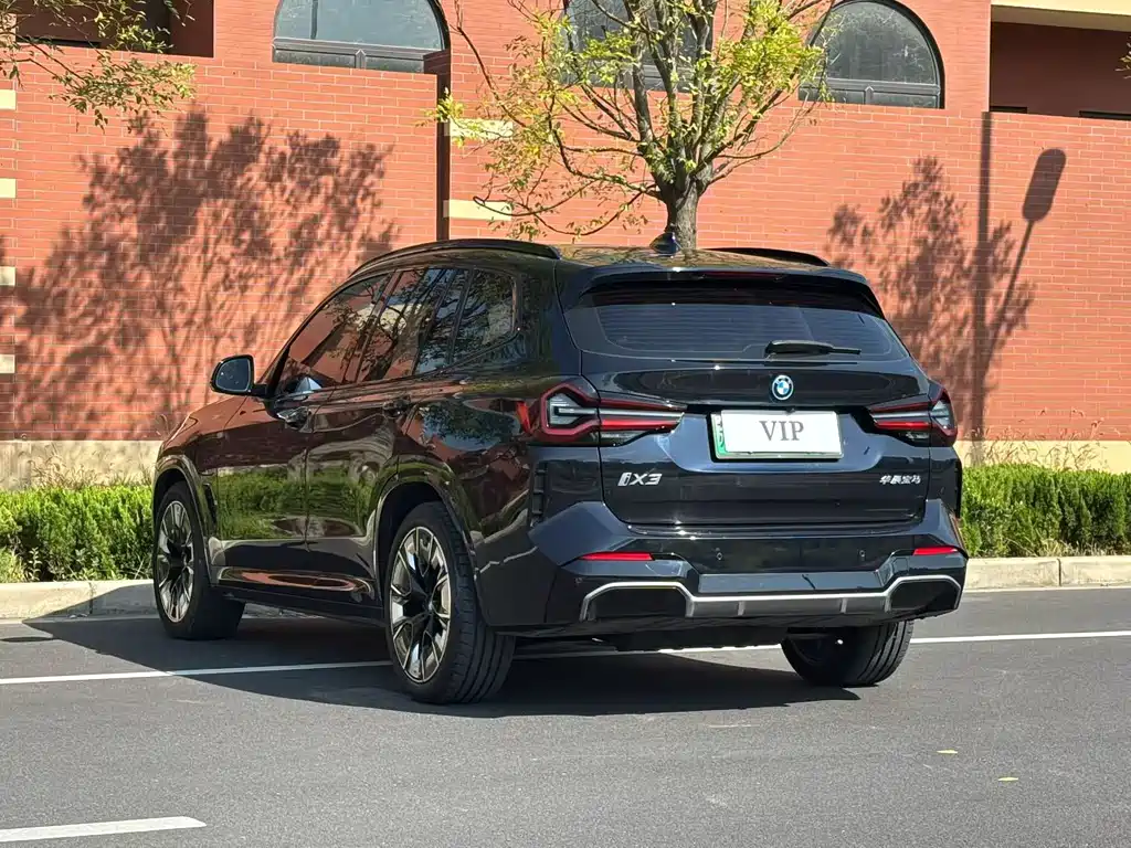 BMW iX3 — миниатюра 9