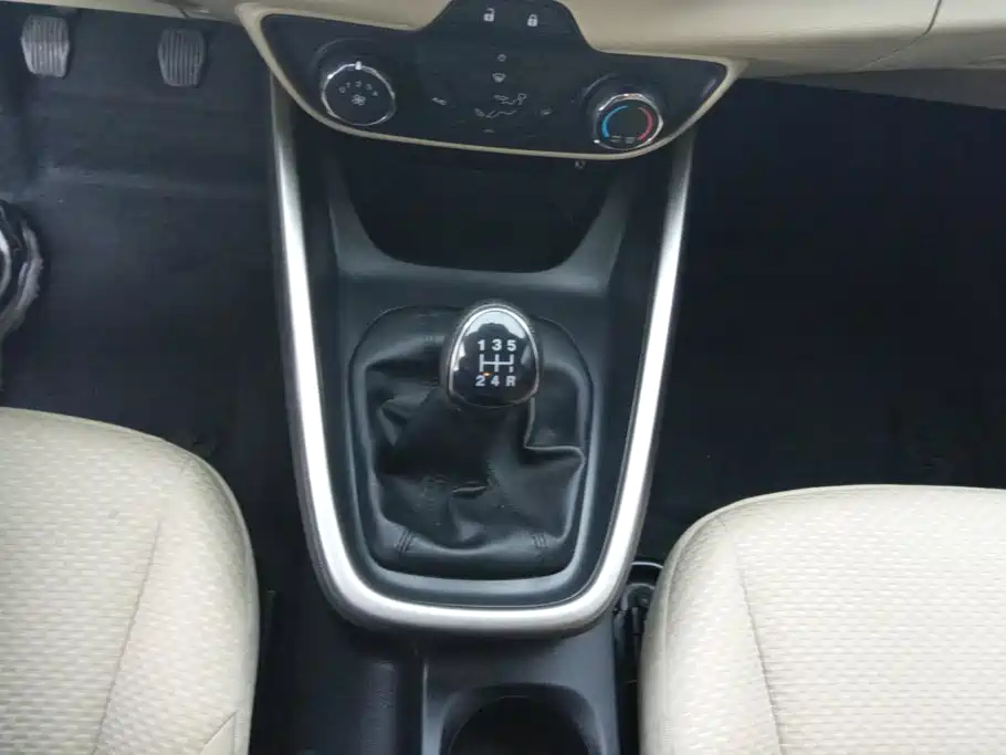 Ford Escort — миниатюра 16